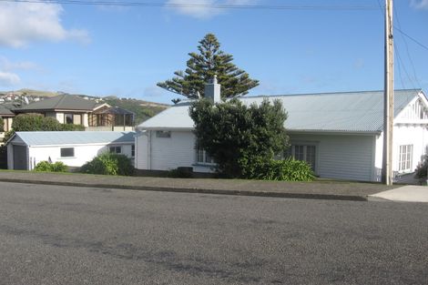 Photo of property in 3 Thornley Street, Titahi Bay, Porirua, 5022