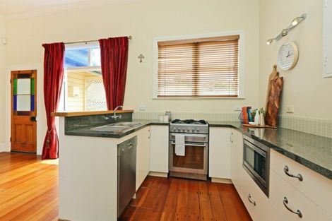 Photo of property in 20 Colenso Avenue, Hospital Hill, Napier, 4110