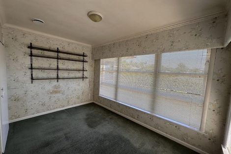 Photo of property in 9 Savoy Road, Glen Eden, Auckland, 0602