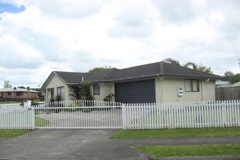 Photo of property in 2 Brentford Place, Manurewa, Auckland, 2102
