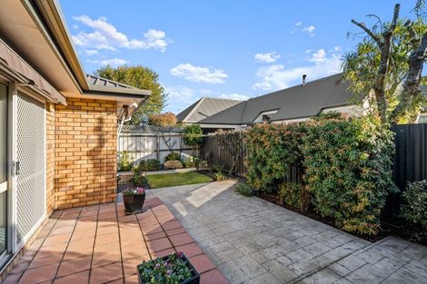 Photo of property in 2/15 Withells Road, Avonhead, Christchurch, 8042
