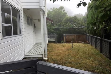 Photo of property in 13a Kingsbridge Place, Newlands, Wellington, 6037