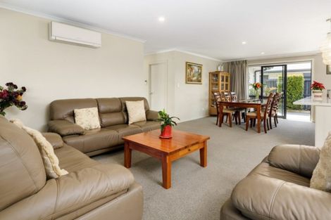 Photo of property in 21 Livingstone Drive, Papamoa Beach, Papamoa, 3118