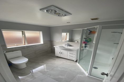 Photo of property in 100 Manuroa Road, Takanini, 2112