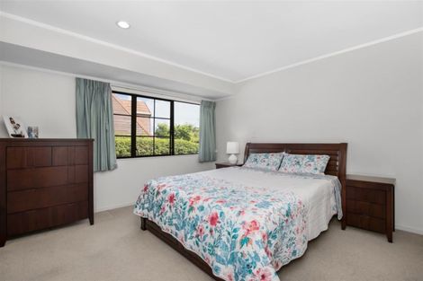 Photo of property in 14 Golfland Drive, Golflands, Auckland, 2013