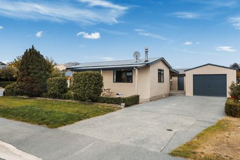 Photo of property in 2 Gavan Street, Cromwell, 9310