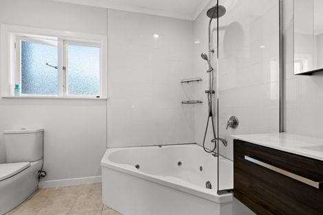 Photo of property in 204a Tukapa Street, Westown, New Plymouth, 4310