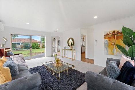 Photo of property in 36 Fleetwood Drive, Henderson, Auckland, 0612