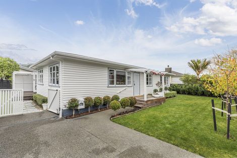 Photo of property in 4 Beauchamp Street, Tawa, Wellington, 5028