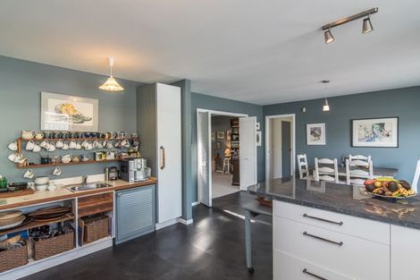 Photo of property in 52 Rewarewa Crescent, Waikanae, 5036