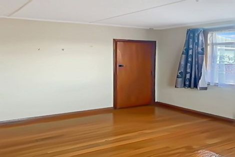 Photo of property in 23 Holland Crescent, Bulls, 4818