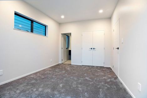 Photo of property in 5a Topliss Drive, Northcross, Auckland, 0632