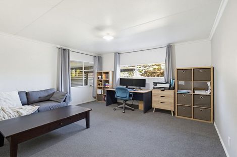 Photo of property in 8 Buller Place, Westbrook, Palmerston North, 4412