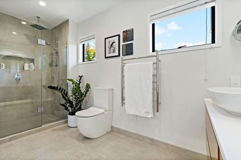 Photo of property in 7 Helvetia Drive, Browns Bay, Auckland, 0630