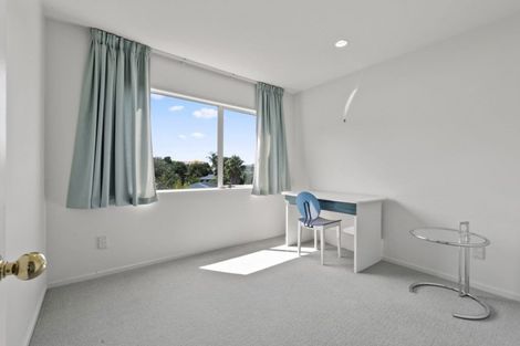Photo of property in 17 Bevyn Street, Castor Bay, Auckland, 0620