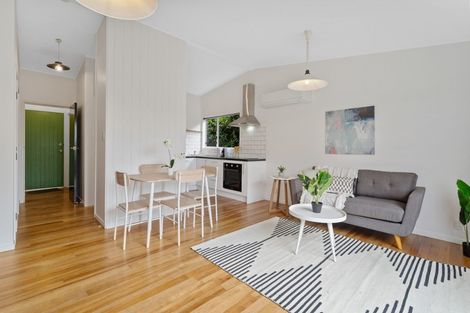 Photo of property in 30b Huntingdon Street, Northland, Wellington, 6012