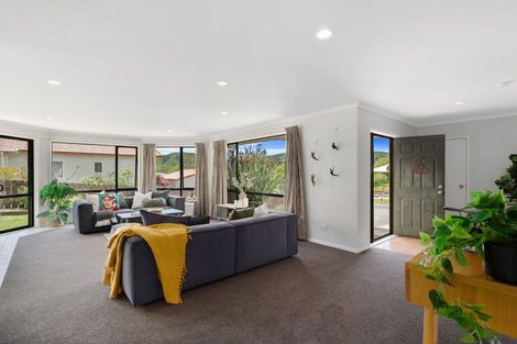 Photo of property in 38 Cabeleigh Drive, Helensville, 0800