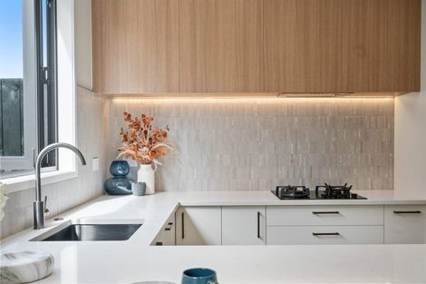 Photo of property in 43b Palmyra Way, Half Moon Bay, Auckland, 2012