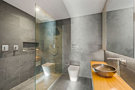 Photo of property in 81 Piha Road, Piha, 0772
