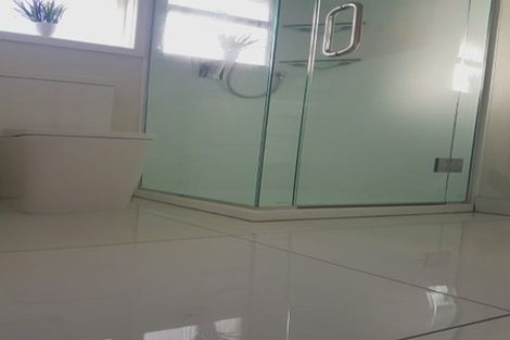 Photo of property in 4/27 Nikau Street, New Lynn, Auckland, 0600