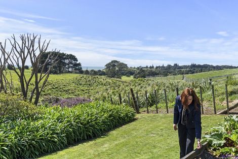 Photo of property in 9 Chatswood Grove, Fitzroy, New Plymouth, 4312