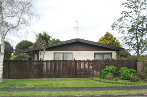 Photo of property in 22 Endeavour Avenue, Welcome Bay, Tauranga, 3112