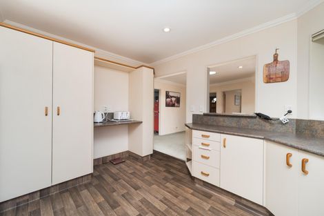 Photo of property in 358 College Street, West End, Palmerston North, 4410