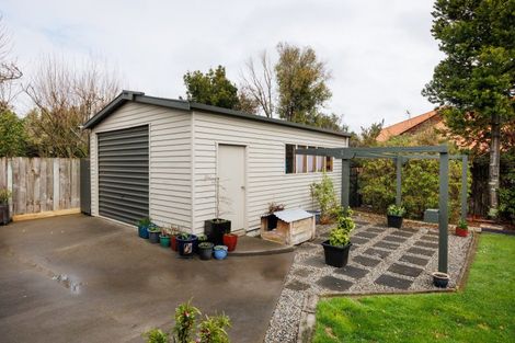 Photo of property in 121 Ruamahanga Crescent, Terrace End, Palmerston North, 4410