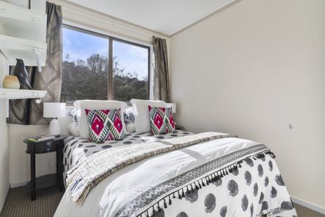 Photo of property in 16 St Catherine Crescent, West Harbour, Auckland, 0618