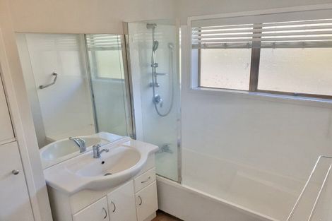 Photo of property in 3/19 Chequers Avenue, Glenfield, Auckland, 0629