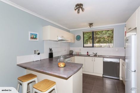 Photo of property in 13 Kathleen Reece Place, Waiuku, 2123