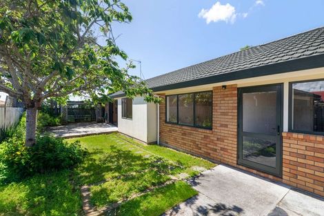 Photo of property in 10 Magnolia Drive, Waiuku, 2123