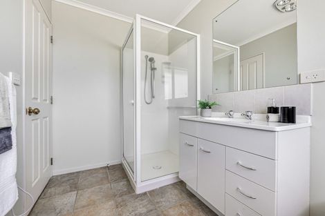 Photo of property in 2 Rochester Place, Nawton, Hamilton, 3200