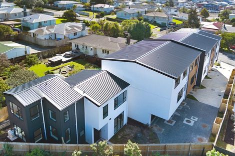 Photo of property in 11 Sarona Avenue, Glen Eden, Auckland, 0602