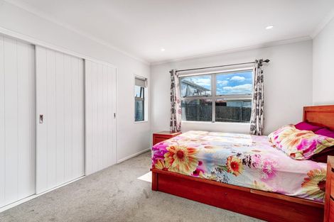 Photo of property in 74a Awaroa Road, Sunnyvale, Auckland, 0612