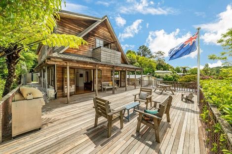 Photo of property in 16 Jocelyn Crescent, Pinehaven, Upper Hutt, 5019