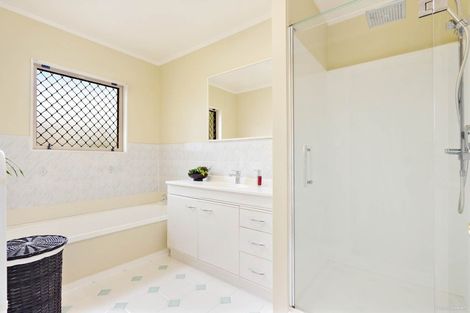 Photo of property in 96 Nikau Street, New Lynn, Auckland, 0600