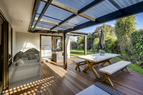 Photo of property in 27 Mckeefry Avenue, Greenmeadows, Napier, 4112