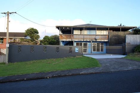 Photo of property in 1 Lowtherhurst Road, Massey, Auckland, 0614