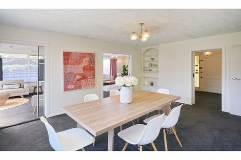 Photo of property in 2 Hawkswood Place, Avonhead, Christchurch, 8042