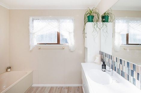 Photo of property in 4 Gainsborough Grove, Highbury, Palmerston North, 4412