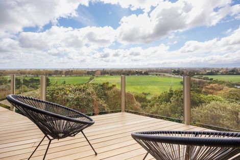 Photo of property in 96 Clifton Terrace, Fitzherbert, Palmerston North, 4410