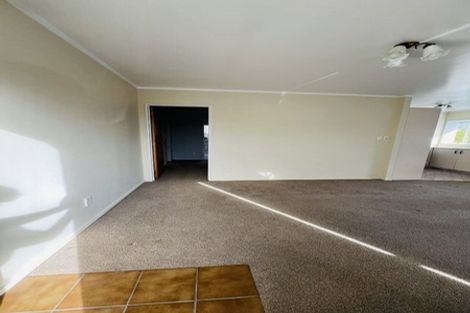 Photo of property in 3/74 West Coast Road, Glen Eden, Auckland, 0602