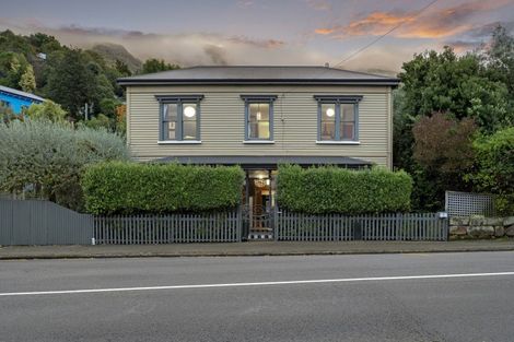 Photo of property in 2 Brittan Terrace, Lyttelton, 8082