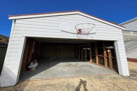 Photo of property in 10 Granville Drive, Massey, Auckland, 0614