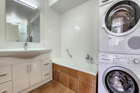 Photo of property in Jerningham Apartments, 20 Oriental Terrace, Oriental Bay, Wellington, 6011