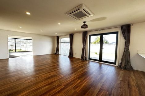 Photo of property in 88 Sarabande Avenue, Redwood, Christchurch, 8051