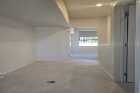 Photo of property in 11 Seymour Road, Sunnyvale, Auckland, 0612