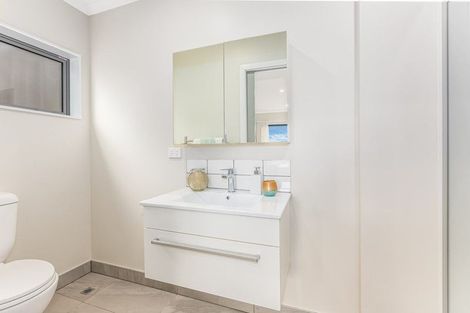 Photo of property in 5 Pacific View, Whitby, Porirua, 5024