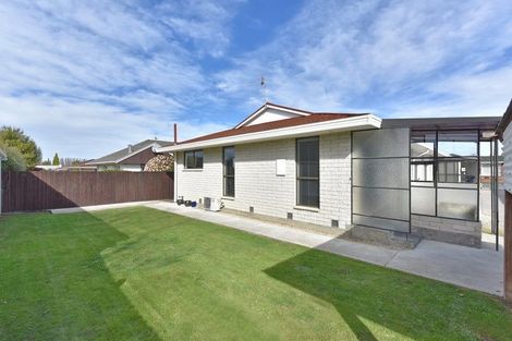 Photo of property in 17 Apollo Place, Papanui, Christchurch, 8052